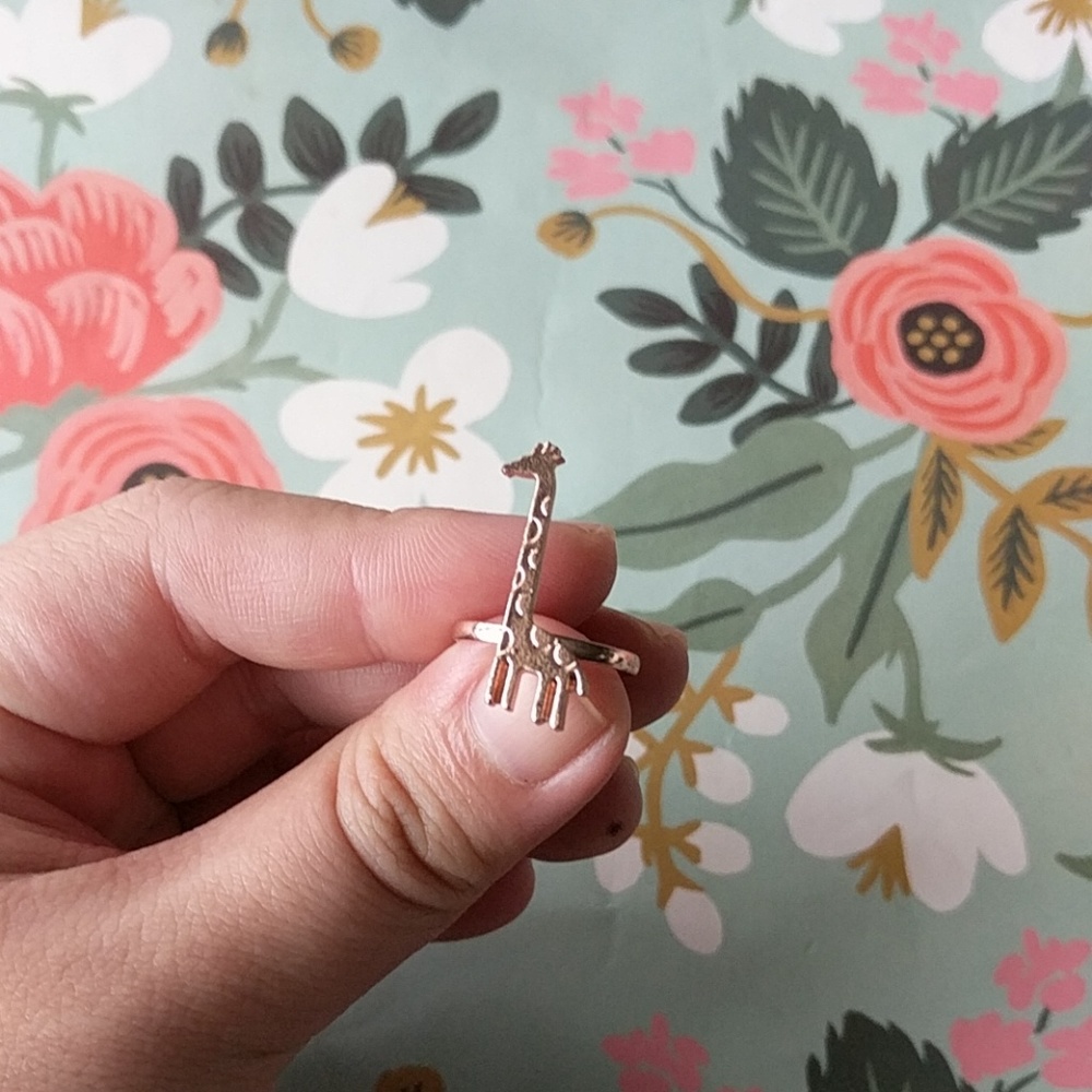Size 6 dainty kawaii giraffe ring - Picture 2 of 3